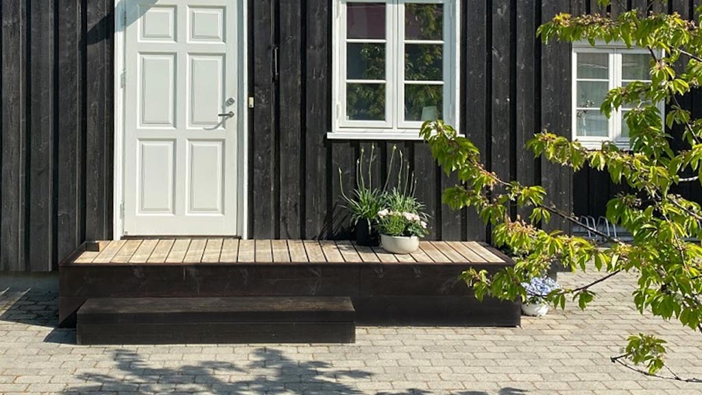 Utetrapp Inngangsparti () Utetrapp Inngangsparti