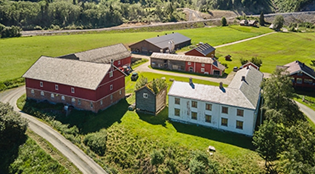 Oversiktsfoto av Skårvold Gård
